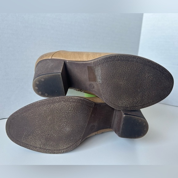 Mata Women’s Booties - Tan / Brown - Sz 7 - Picture 13 of 14